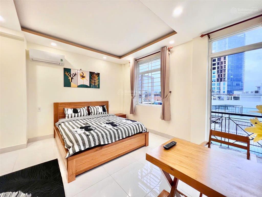 Cho thuê căn hộ tại lê văn sỹ q3, ban công, thang máy, đủ nội thất, giữ phòng qua lễ