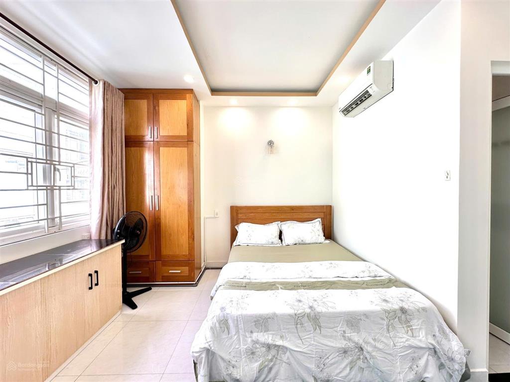 Cho thuê căn hộ tại lê văn sỹ q3, ban công, thang máy, đủ nội thất, giữ phòng qua lễ