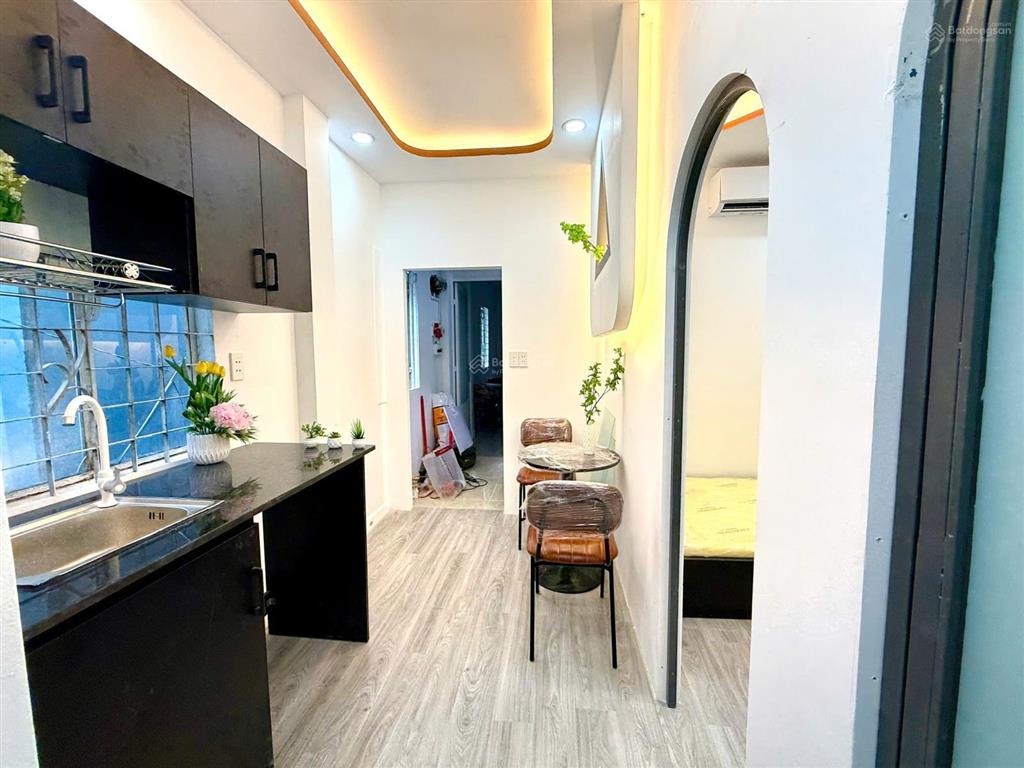 Chỉ 7tr có ngay căn 2 phòng ngủ, có máy giặt riêng, bếp ngoài phòng, cửa sổ thoáng