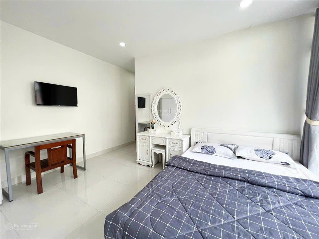 Cho thuê phòng tại phú nhuận, đủ nội thất, thang máy, gần nhiều trường đh