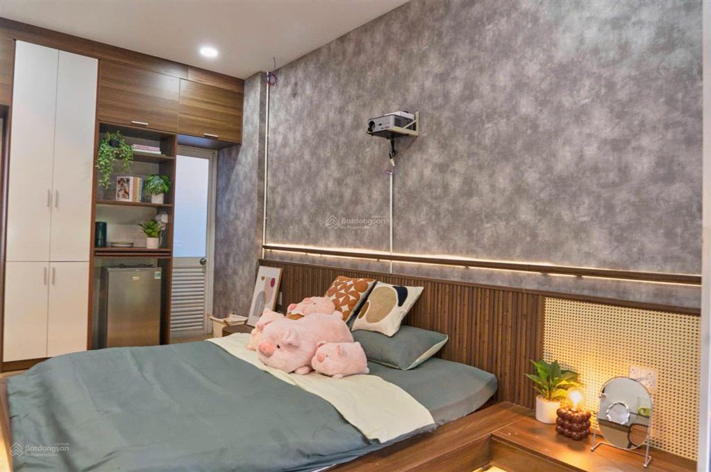 Cho thuê căn hộ đẹp, thoáng, đầy đủ đồ dùng, trung tâm quận 10