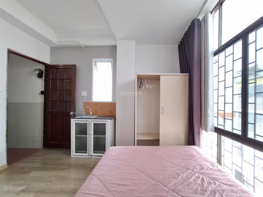 Cho thuê căn hộ tại lý chính thắng q3, mặt tiền, thang máy, đủ nội thất. gần cầu kiệu, chợ tân định