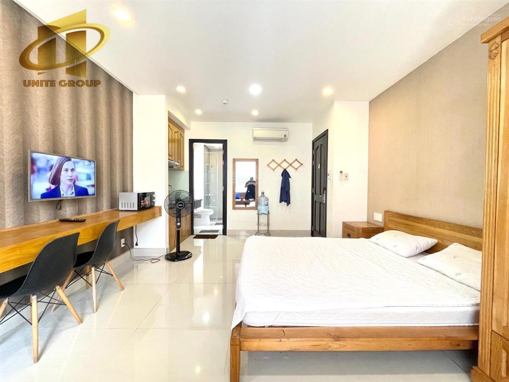 Cho thuê căn hộ quận 1, thang máy, cửa sổ thoáng, có dịch vụ dọn phòng hàng tuần