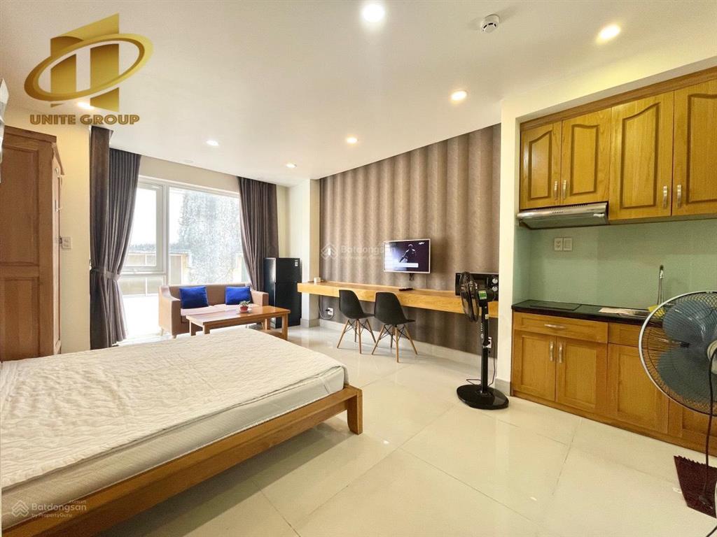 Cho thuê căn hộ quận 1, thang máy, cửa sổ thoáng, có dịch vụ dọn phòng hàng tuần