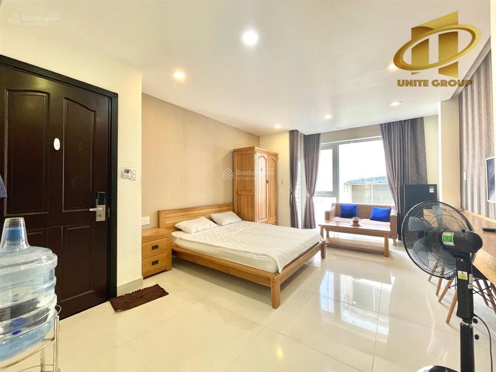 Cho thuê căn hộ quận 1, thang máy, cửa sổ thoáng, có dịch vụ dọn phòng hàng tuần
