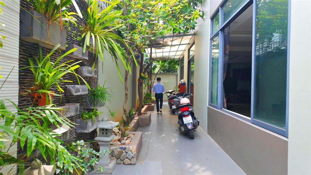 Bán biệt thự 180m2 giá siêu hời tại liên phường, p phước long b, q9, 25 tỷ vnd