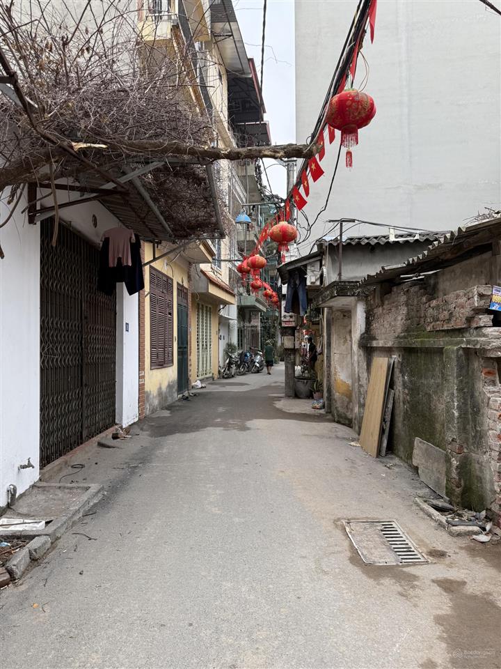 Bán lô đất 40m sổ ngay làng lụa vạn phúc  mặt tiền kd gần 4m  giá chỉ 7tỷ5  ngõ nông sát phố.