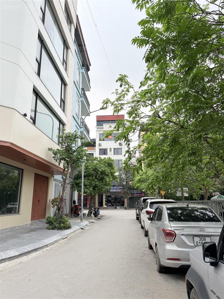 Bán nhà liền kề  dv tại nguyễn văn lộc  57m x 5 tầng  mt kinh doanh hơn 6m vỉa hè rộng nhất khu