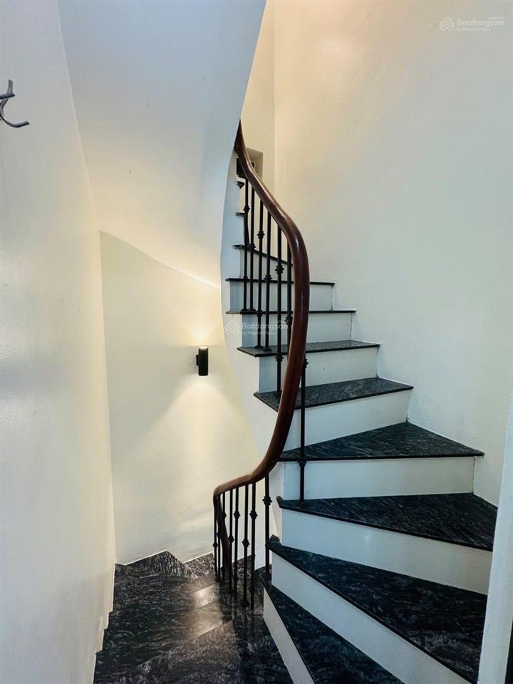 Chỉ 6ty85 bán nhà tô hiệu văn quán ngay gần cầu trắng hà đông  nhà 5 tầng  ngõ nông oto đậu gần