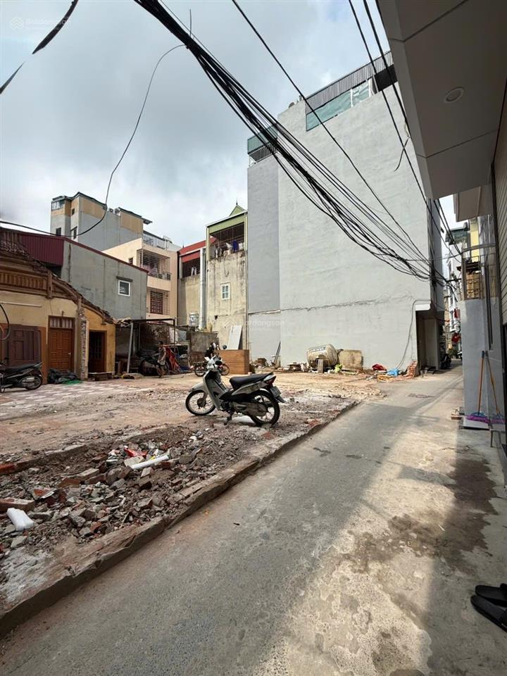 Chỉ 10tỷ  lô góc gần 60m sổ  ngay cuối tô hiệu văn quán  gần ngay ga quang trung ngõ to như phố