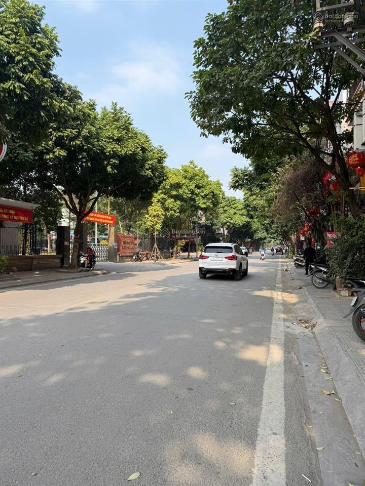 Bán nhà lk ngay kđt xa la phùng hưng 55m x 5 tầng vỉa hè kd ngay nút giao phạm tu giá chỉ 14ty8