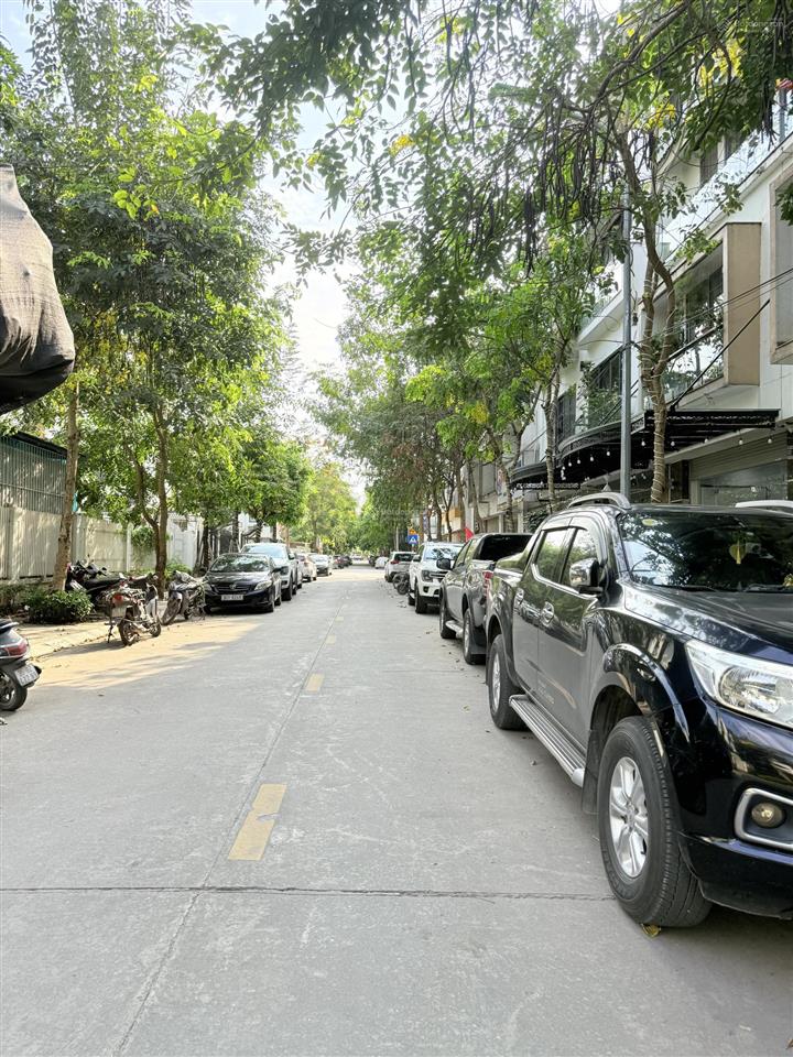 Chỉ 12tỷ  70m2 nhà 4 tầng  phân lô vỉa hè kinh doanh  tại phùng hưng văn quán  gần bv quân y