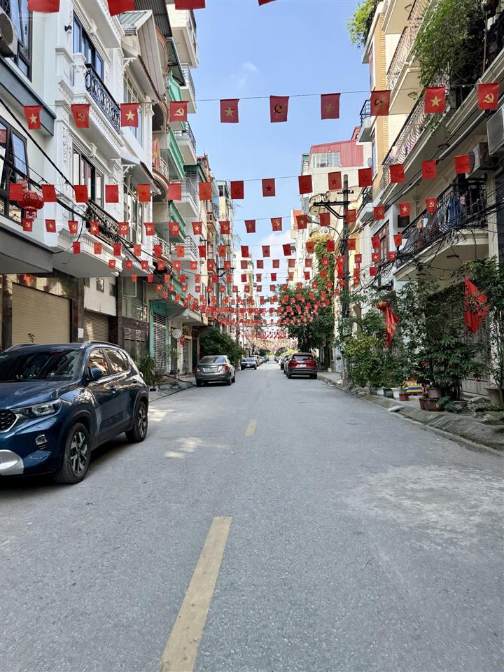 Bán nhà liền kề văn phú cuối tô hiệu  chỉ 14ty8  45m2 x 5t phân lô vỉa hè kinh doanh đường 12m
