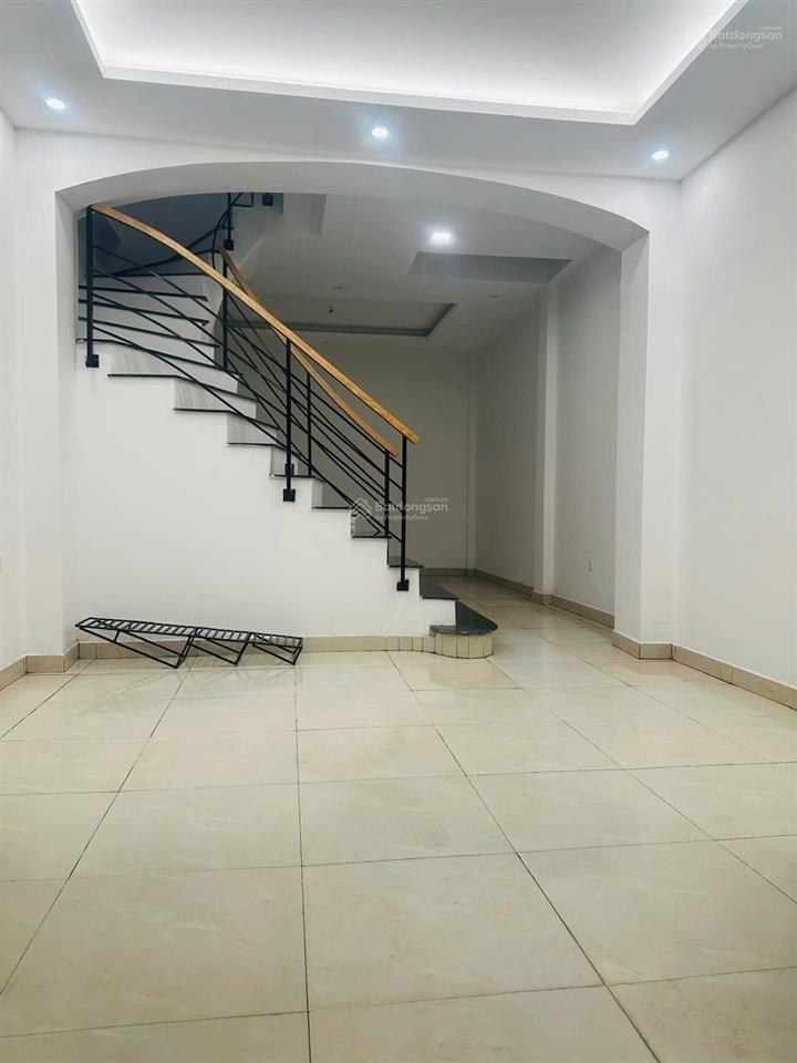 Bán nhà mặt phố văn quán ngay cổng trường đh kiến trúc chỉ 10ty9 51m2 x4tđường hai làn oto tránh