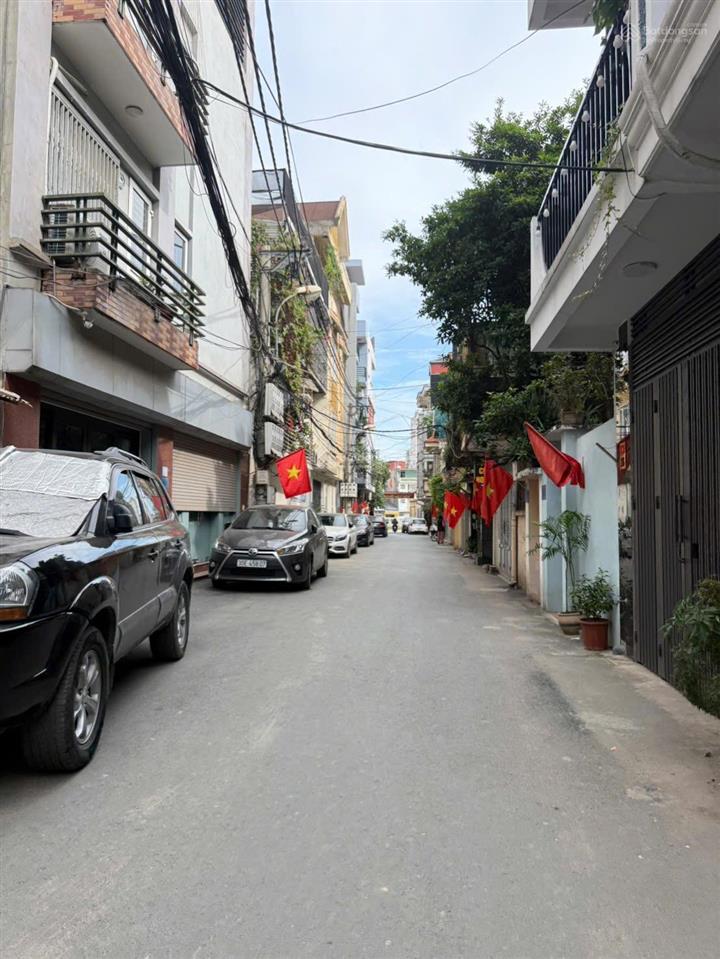 Bán nhà mặt phố văn quán ngay cổng trường đh kiến trúc chỉ 10ty9 51m2 x4tđường hai làn oto tránh
