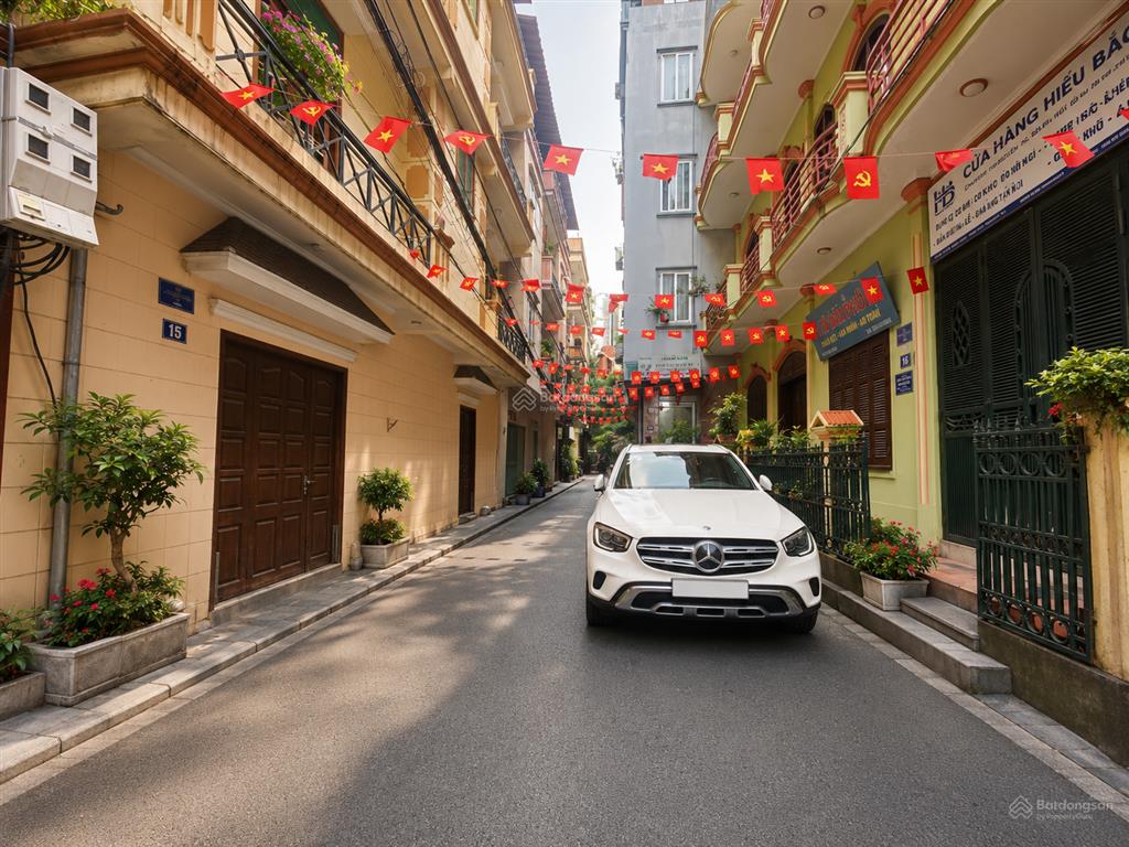 Chỉ hơn 7tỷ  bán nhà nguyễn văn lộc mỗ lao  31m2 x 5 tầng full nội thất  oto tránh ngay cổng