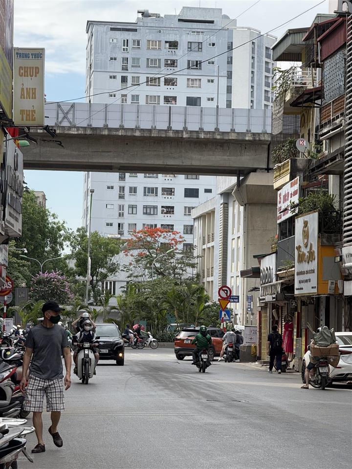 Bán đất tặng nhà  chỉ hơn 10tỷ  50m2 phân lô hai làn oto  ngay trần phú cổng trường hv an ninh