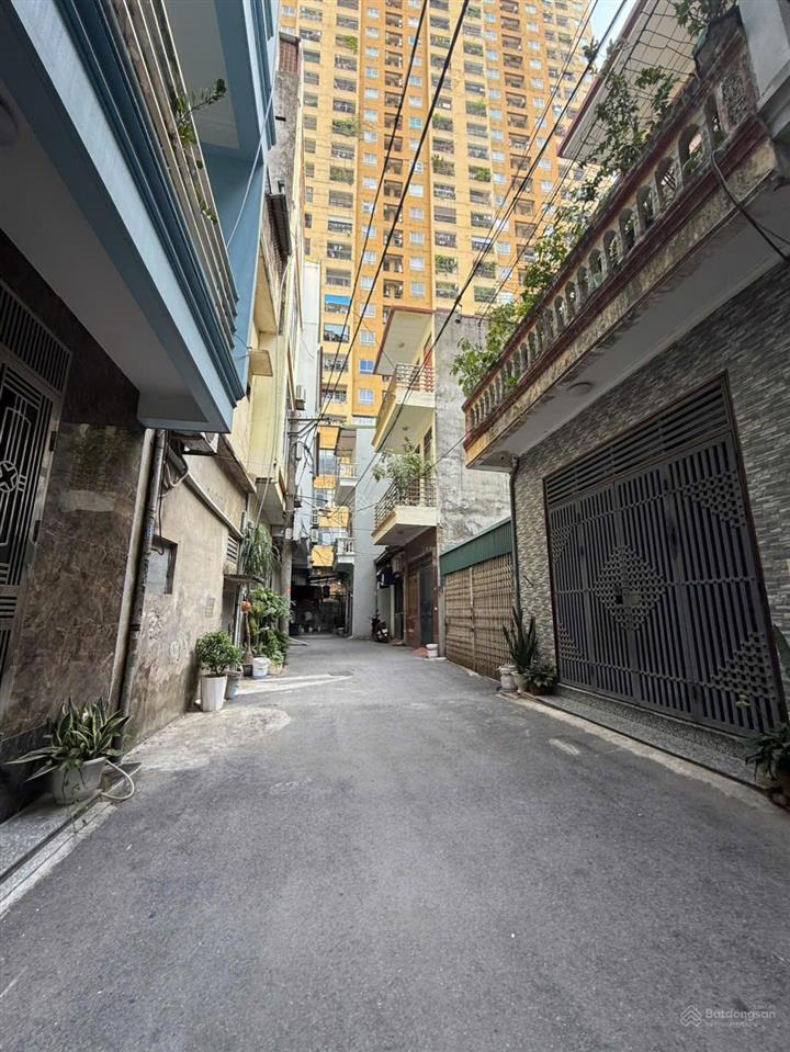 Bán nhà phùng hưngngay sở tư pháp tp hà nộichỉ hơn 8ty phân lô 42m2 x 4 tầng  mt kinh doanh 3m9