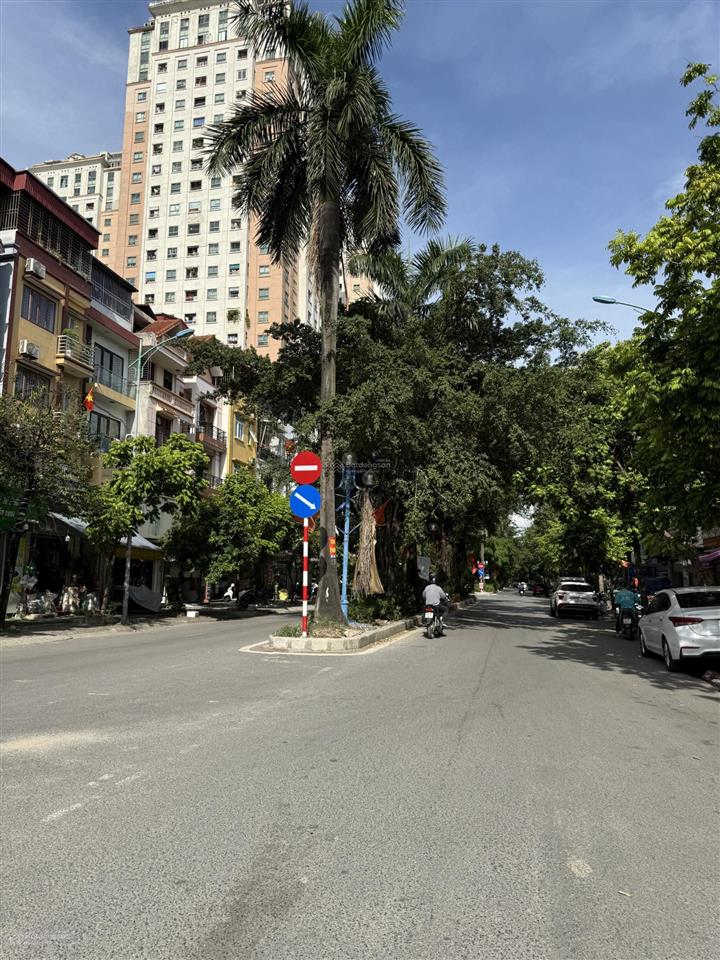Bán nhà ngay cầu trắng văn quán hà đông  chỉ 6ty99  39m2 x 4 tầng  ngõ ba gác  sổ nở hậu.