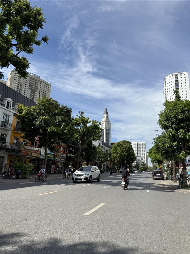 Bán nhà lk văn phú  hơn 15ty  ngay cạnh khu lacasta  63m2 x 5 tầng hoàn thiện ngoài  đường 12m