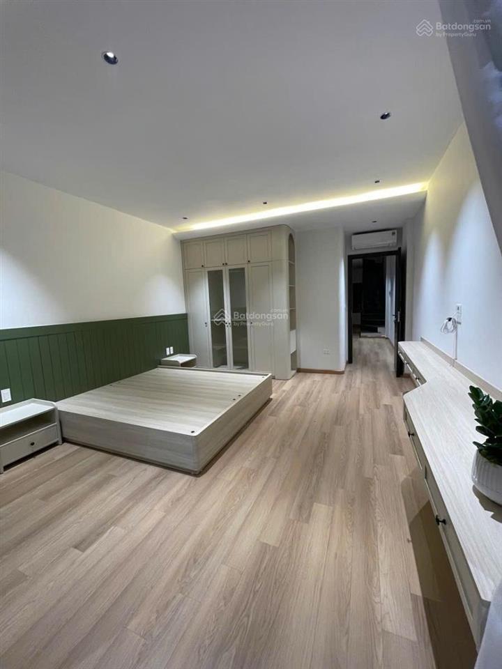 Bán nhà mp mỗ lao  hơn 12ty  ngay chân chung cư kepler land  40m2 x 5 tầng thang máy  oto tránh