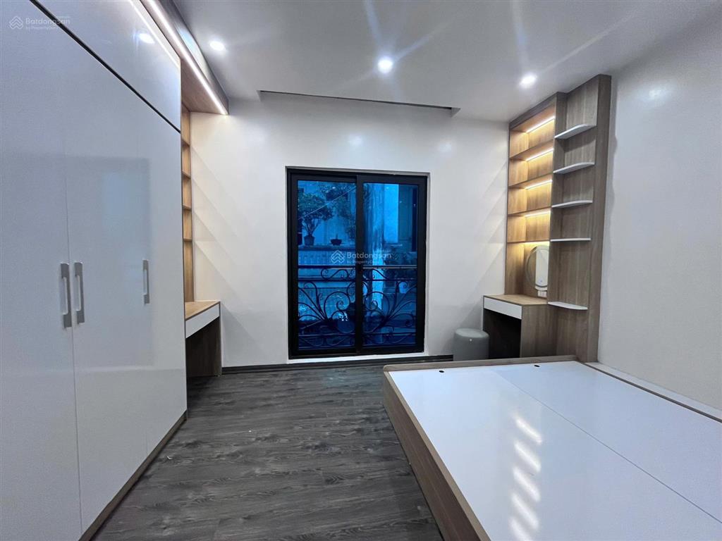 Bán nhà phân lô ngay nguyễn thái học  chỉ hơn 5 tỷ 5 tầng full đồ gần bệnh viện đa khoa hà đông