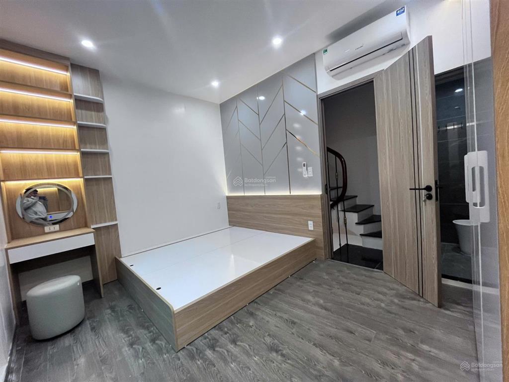 Bán nhà phân lô ngay nguyễn thái học  chỉ hơn 5 tỷ 5 tầng full đồ gần bệnh viện đa khoa hà đông
