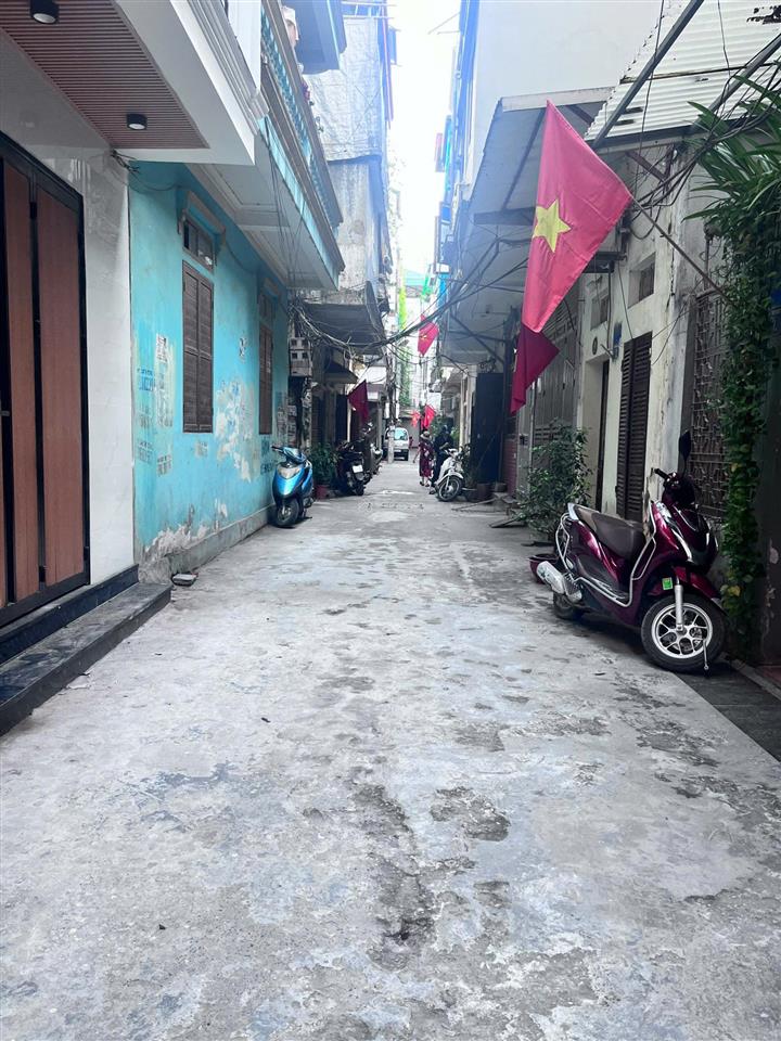 Bán nhà phân lô ngay nguyễn thái học  chỉ hơn 5 tỷ 5 tầng full đồ gần bệnh viện đa khoa hà đông