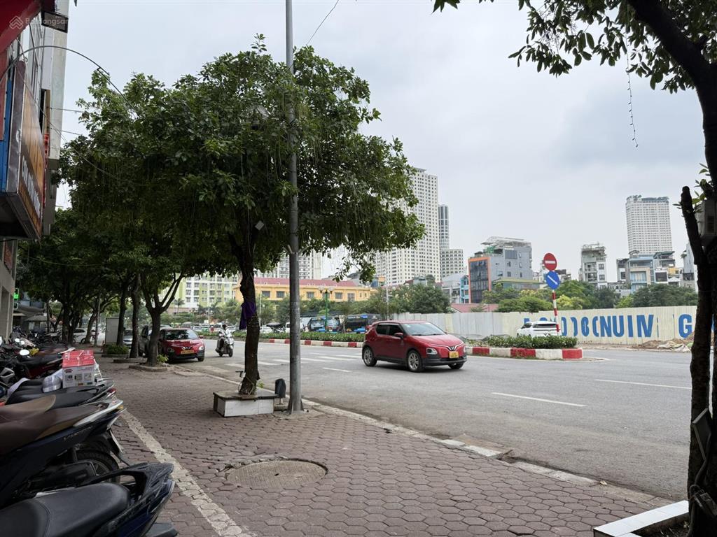 Bán nhà ngay phố vũ trọng khánh  nhìn sang hồ gươm plaza  47m2 x 5 tầng thang máy mt 4mhơn 12ty