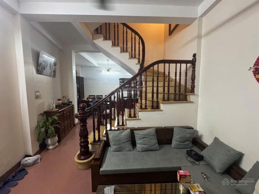 Bán nhà riêng cạnh kđt xa la phùng hưng  39m2 x 5 tầng  căn góc  5tỷ95  ô tô đỗ cửa  ngõ thông