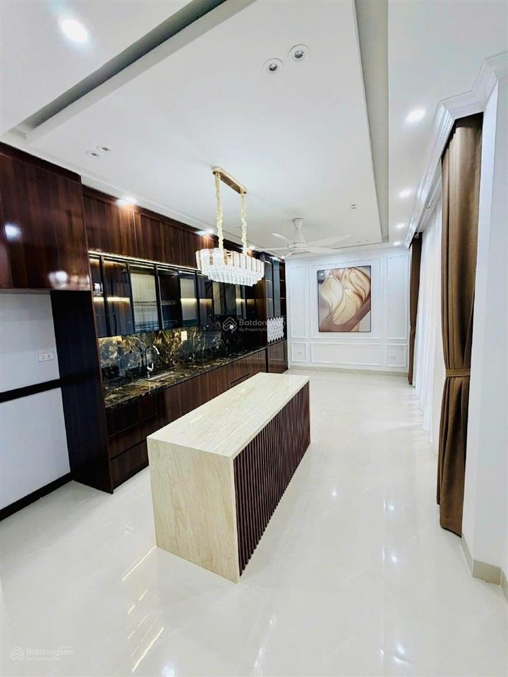 Bán nhà phố vũ trọng khánh sau tòa hồ gươm plaza  chỉ hơn 11tỷ  40m2 x 5t thang máy  kinh doanh