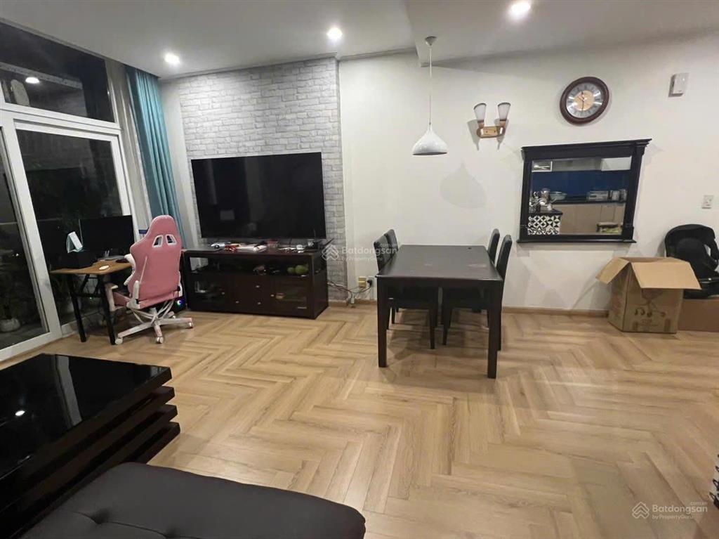 Chính chủ em cần bán căn chung cư ở usilk city  căn góc  116m2 x 3pn  đã có sổ đỏ  nhỉnh 6ty