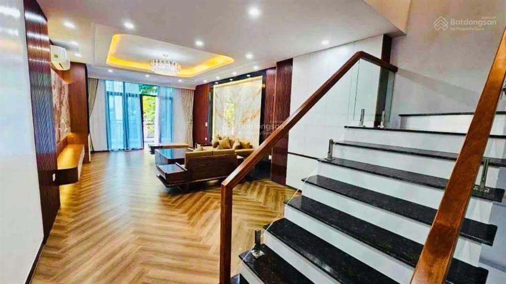 Bán nhà phân lô kđt văn quán  12ty3  nhà 5 tầng full nội thất mới  39m2  vỉa hè kinh doanh