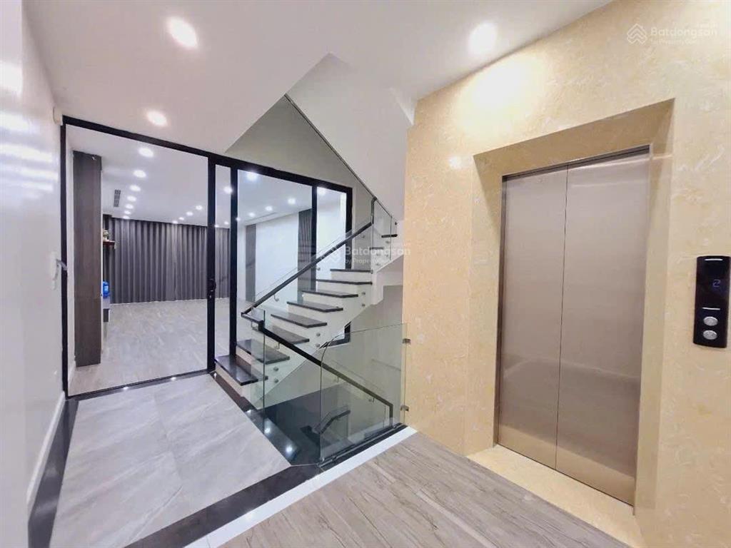 Bán nhà mỗ lao, cạnh ngay kđt làng việt kiều châu âu  45m2 x 5t thang máy  oto kinh doanh  12ty6