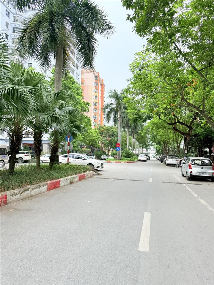 Bán nhà kđt văn quán| ngay gần chung cư new skyline  82m2 x 5t  mt kinh doanh 5m  chỉ nhỉnh 18ty