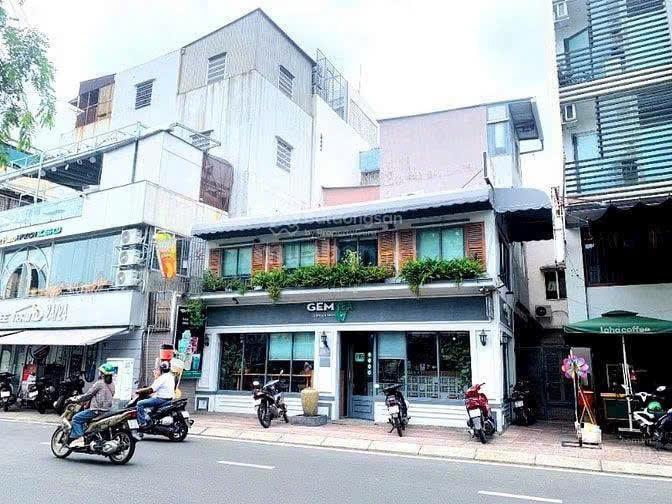 Giá rẻ  bán nhà mặt tiền đường nguyễn trọng tuyển  dt 9 x18m  4 tầng  hđt 80trieu/tháng  30 tỷ