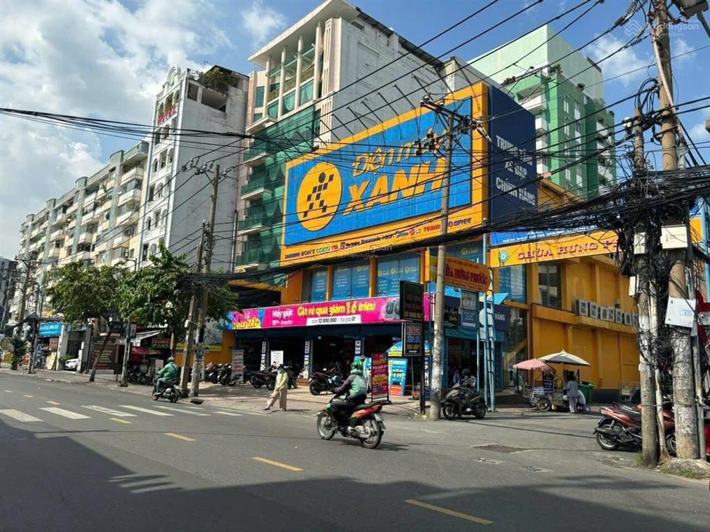 Đẳng cấp  tòa nhà mặt tiền đường cách mạng tháng 8  dt 15 x 44m  kc 2 hầm 10 tầng  giá 300 tỷ