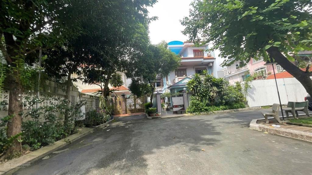 Biệt thự đẹp  khu compound vip ngay sân bay tân sơn nhất  dt 15 x 29m  3 tầng  giá 85 tỷ