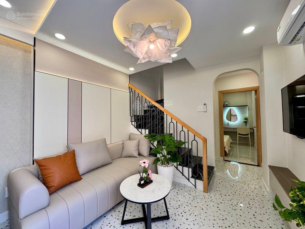 Nhà đẹp ở ngay giáp quận 1 đường xô viết nghệ tĩnh 40m2 ** 2 tầng nội thất vip chỉ 6,25 tỉ còn tl