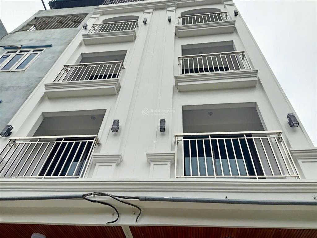 Bán nhà gấp quang tiến, gần vin smart, ô tô đỗ cổng, thang máy, dt 40m2, xây 5 tầng, giá bán 6 tỷ
