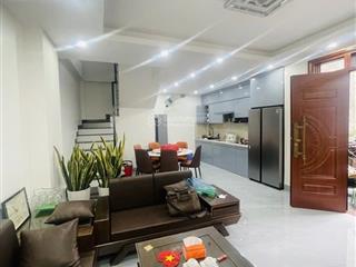 Cần bán gấp nhà gần kđt vin diện tích 46m2 dân xây 4 tầng, full nội thất, oto đỗ cổng, giá 4 tỷ 75