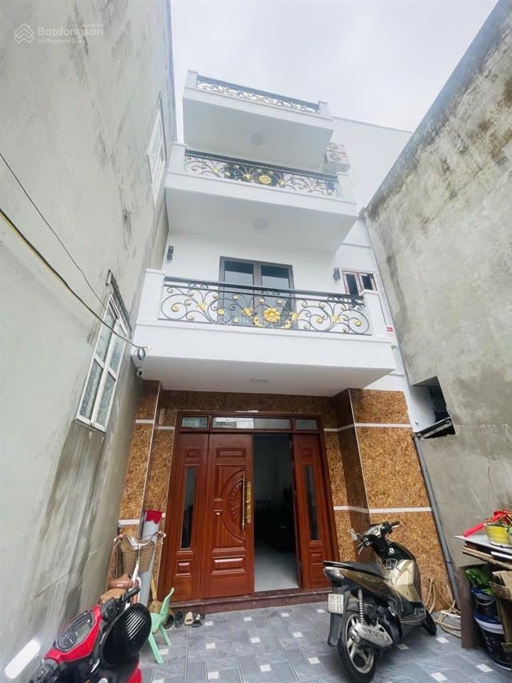 Cần bán gấp nhà gần kđt vin diện tích 46m2 dân xây 4 tầng, full nội thất, ô tô đỗ cổng, giá 4 tỷ 75