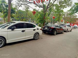 Cần bán mảnh đất gần vinsmartcity lô góc 3 mặt tiền, view hồ nước, oto đỗ cửa, 90m2 giá bán 10 tỷ x