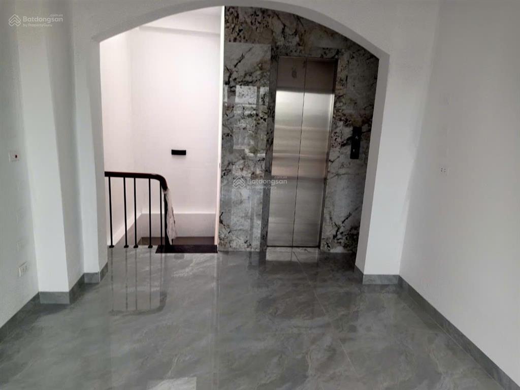 Cần bán nhà gấp gần kđt vin tây mỗ, ô tô đỗ, tránh, nhà 7 tầng thang máy, dt 38m2, giá bán 7 tỷ xíu