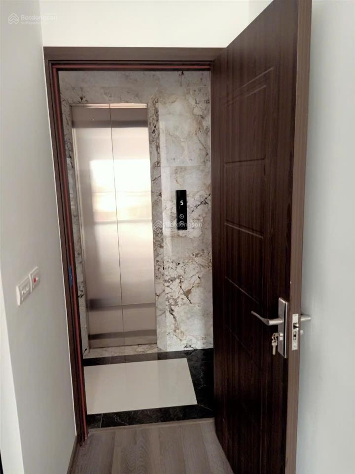 Cần bán nhà gấp gần kđt vin tây mỗ, ô tô đỗ, tránh, nhà 7 tầng thang máy, dt 38m2, giá bán 7 tỷ xíu