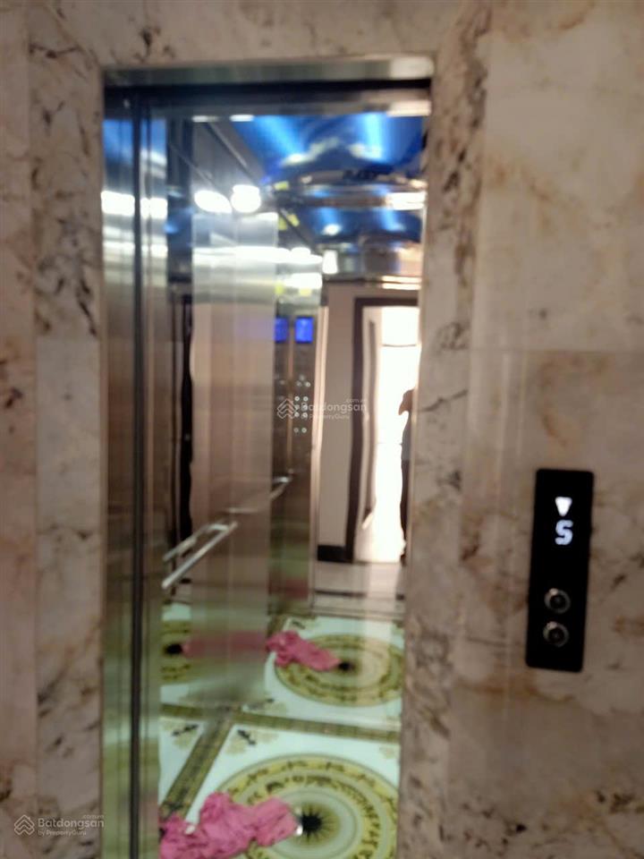 Cần bán nhà gấp gần kđt vin tây mỗ, ô tô đỗ, tránh, nhà 7 tầng thang máy, dt 38m2, giá bán 7 tỷ xíu