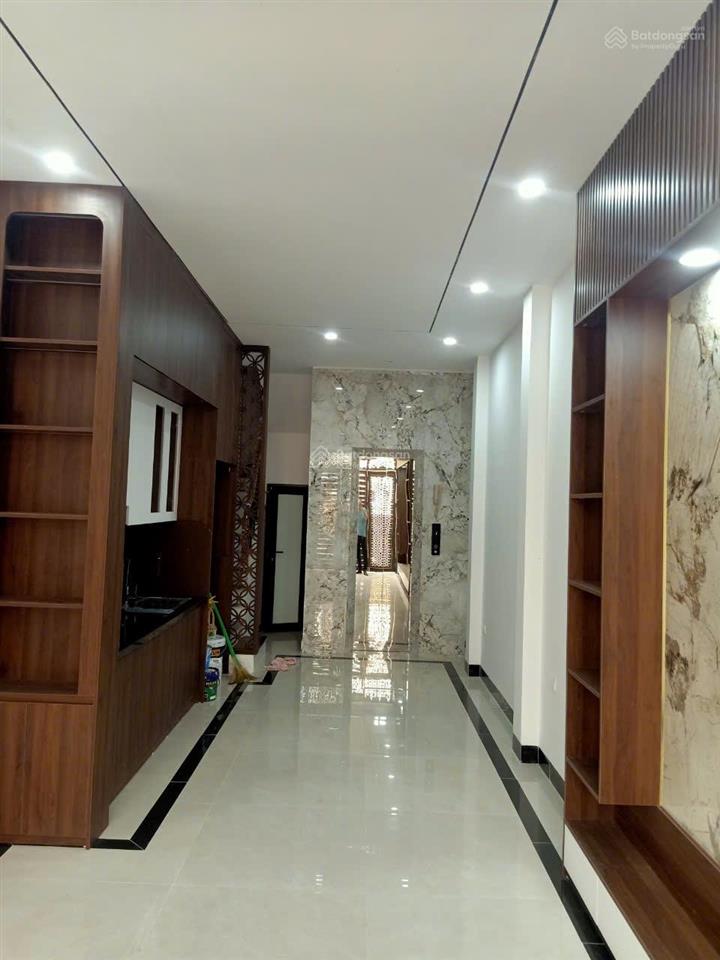 Cần bán nhà gấp gần kđt vin tây mỗ, ô tô đỗ, tránh, nhà 7 tầng thang máy, dt 38m2, giá bán 7 tỷ xíu
