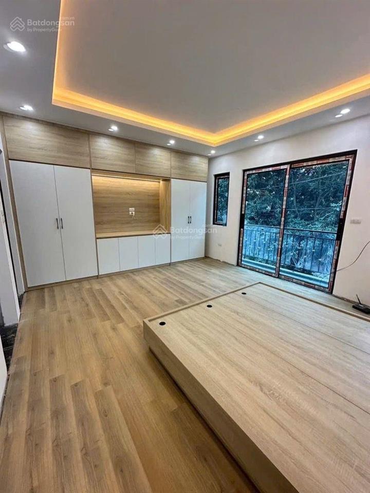 Cần bán gấp nhà tây mỗ, hàng xóm vin, 55m2 5 tầng thang máy, lô góc, cách ô tô vài bước, giá 6 tỷ x
