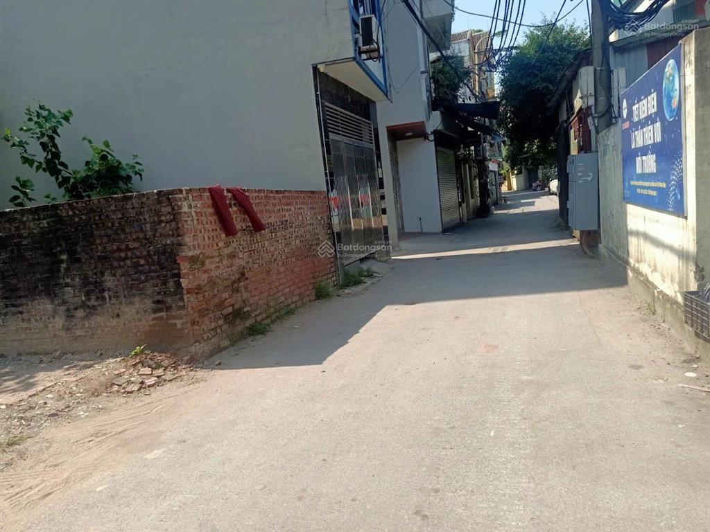 Cần bán gấp lô đất gần vinsmartcity tây mỗ, oto đỗ cách 10m là oto tránh 40m2 mt 4m giá bán 3 tỷ 3