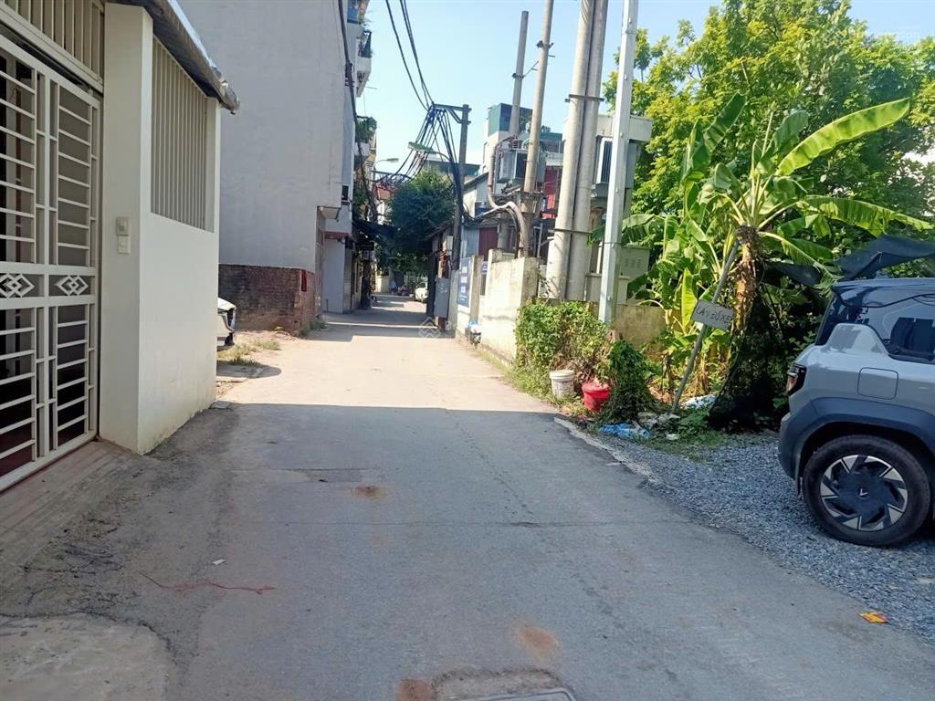Cần bán gấp lô đất gần vinsmartcity tây mỗ, oto đỗ cách 10m là oto tránh 40m2 mt 4m giá bán 3 tỷ 3